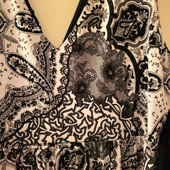 Black and White Dress - Picture 10 of 13